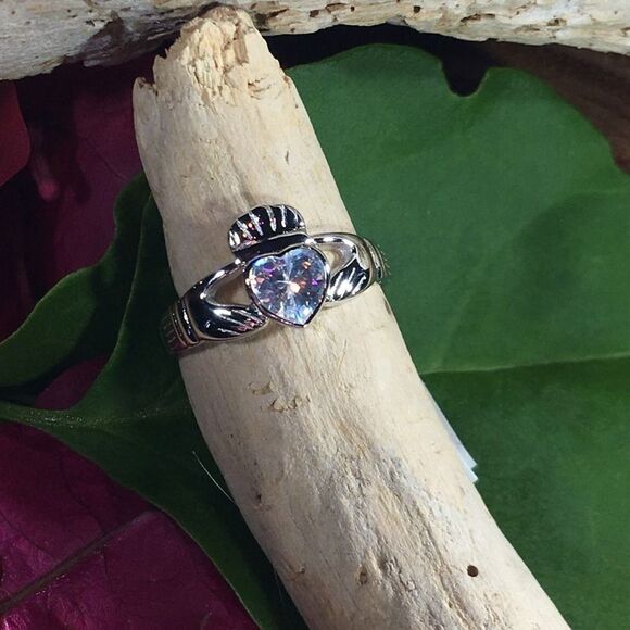 CZ Claddagh sterling silver Irish ring size 8 - Picture 1 of 7
